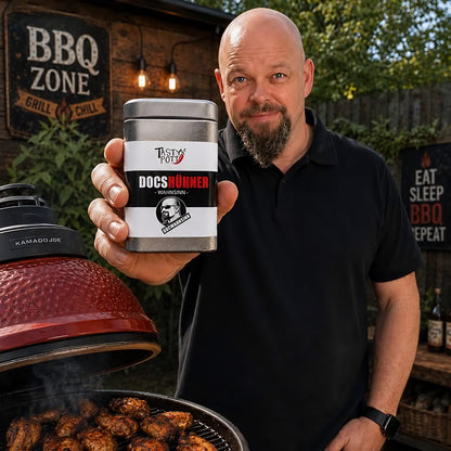 docshühner wahnsinn grillgewürz dose in über grill in die kamera gehalten